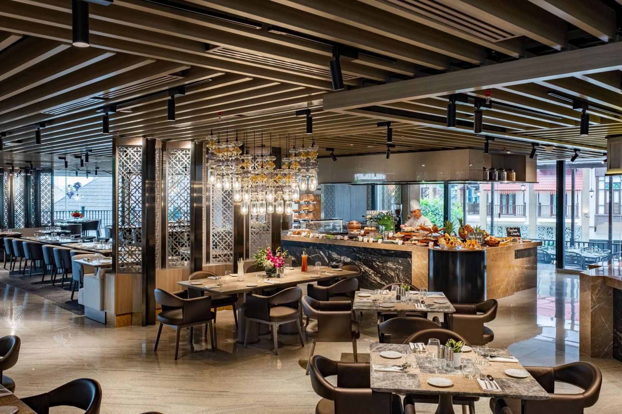 Doubletree By Hilton Putrajaya Lakeside Extérieur photo The restaurant